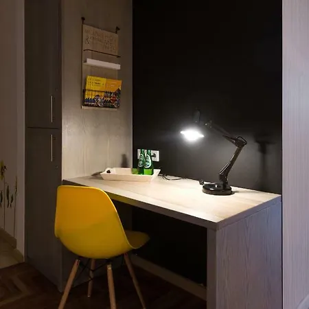 Sunflower Apartment *